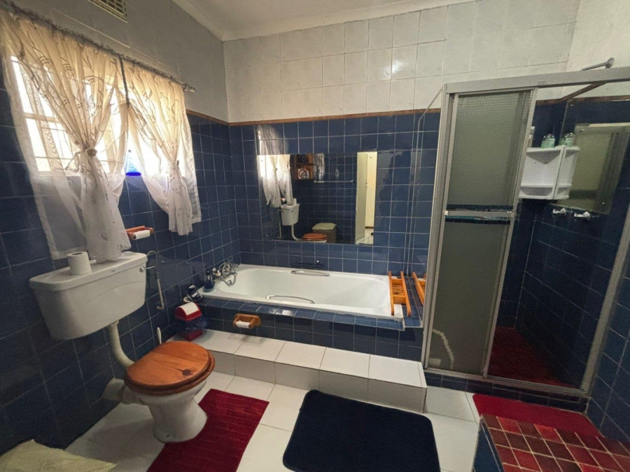 5 Bedroom Property for Sale in Parys Free State